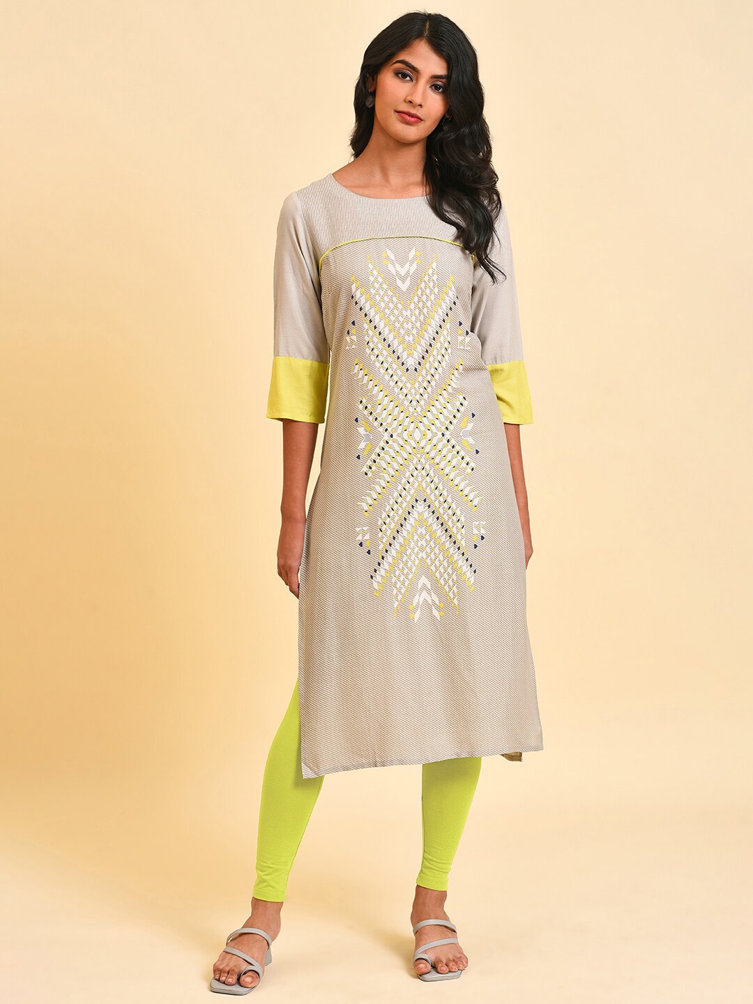 

W Geometric Printed Regular Kurta With Leggings, Grey