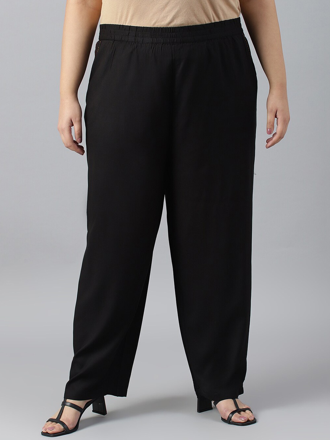 

W Women Plus Size Mid-Rise Parallel Trousers, Black