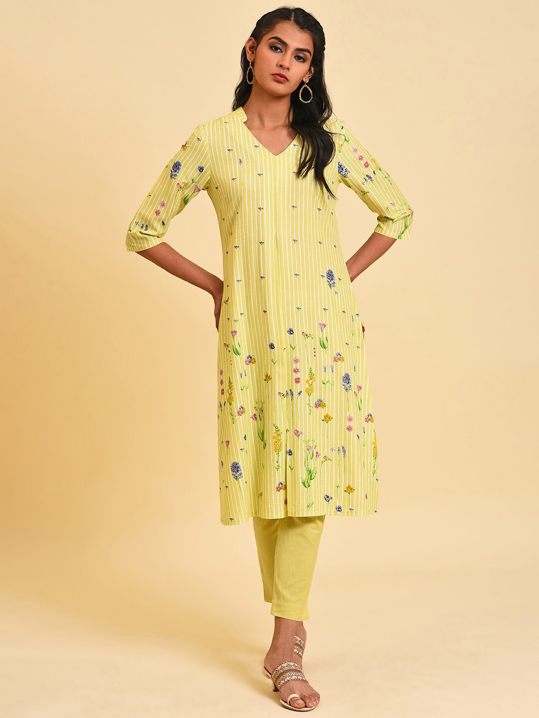 

W Floral Printed Band Collar Kurta with Trousers, Green
