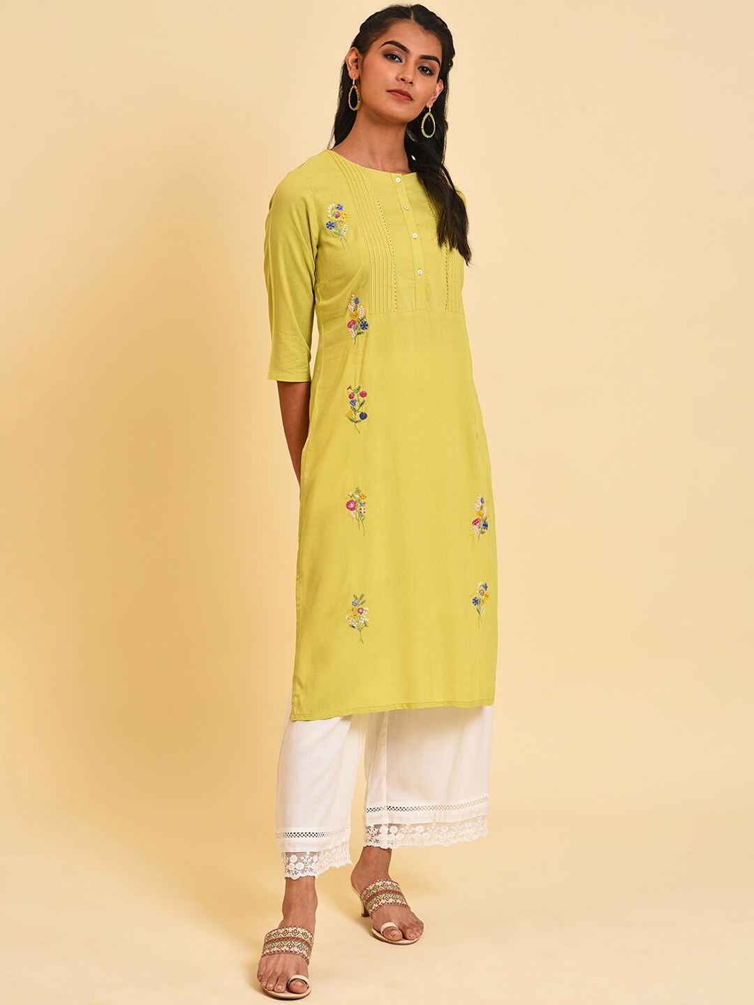 

W Floral Embroidered Thread Work Kurta with Palazzos, Green