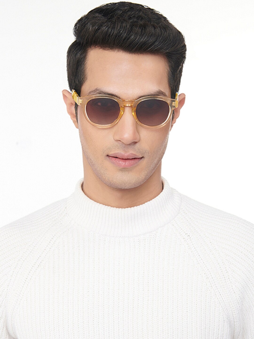 

Vincent Chase by Lenskart Lens & Round Sunglasses with Polarised and UV Protected Lens 206901, Brown
