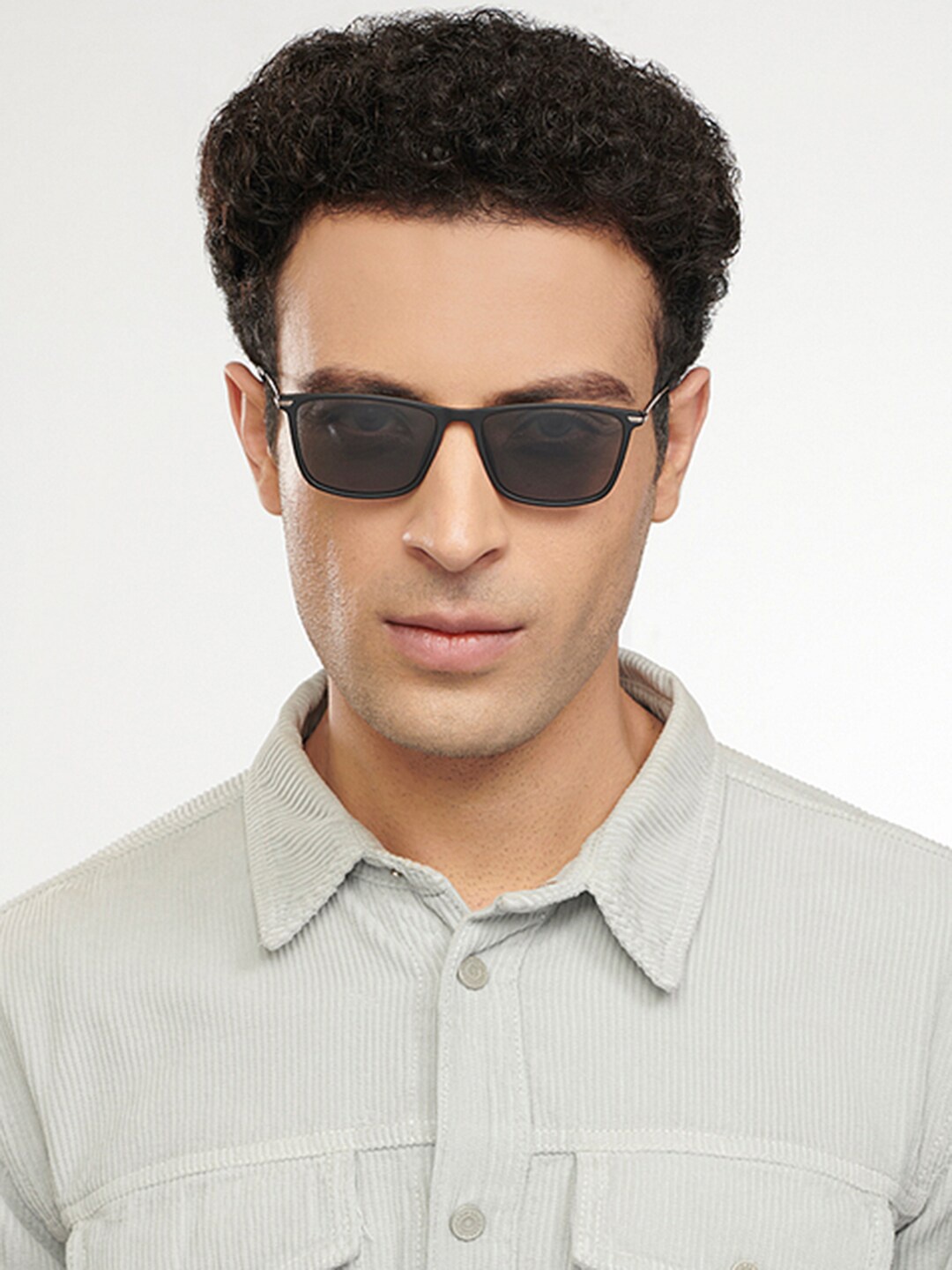 

Vincent Chase Lens & Wayfarer Sunglasses with Polarised and UV Protected Lens 204843, Grey