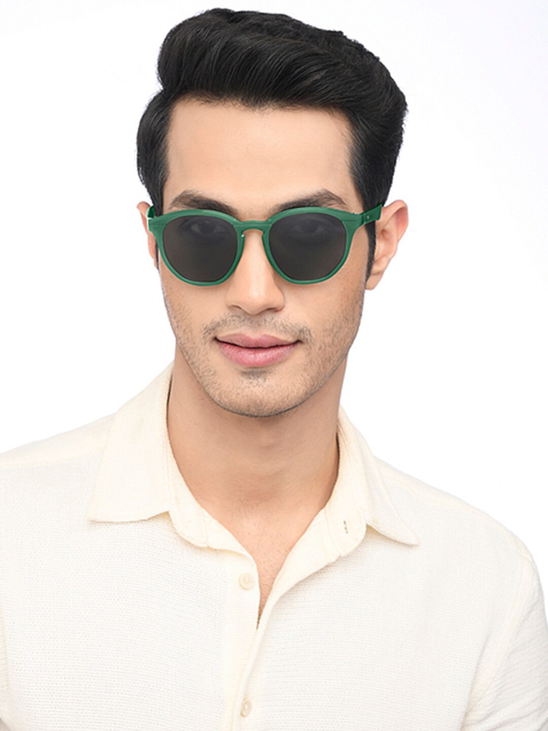 

Vincent Chase by Lenskart Lens & Round Sunglasses with Polarised and UV Protected Lens 207922, Grey