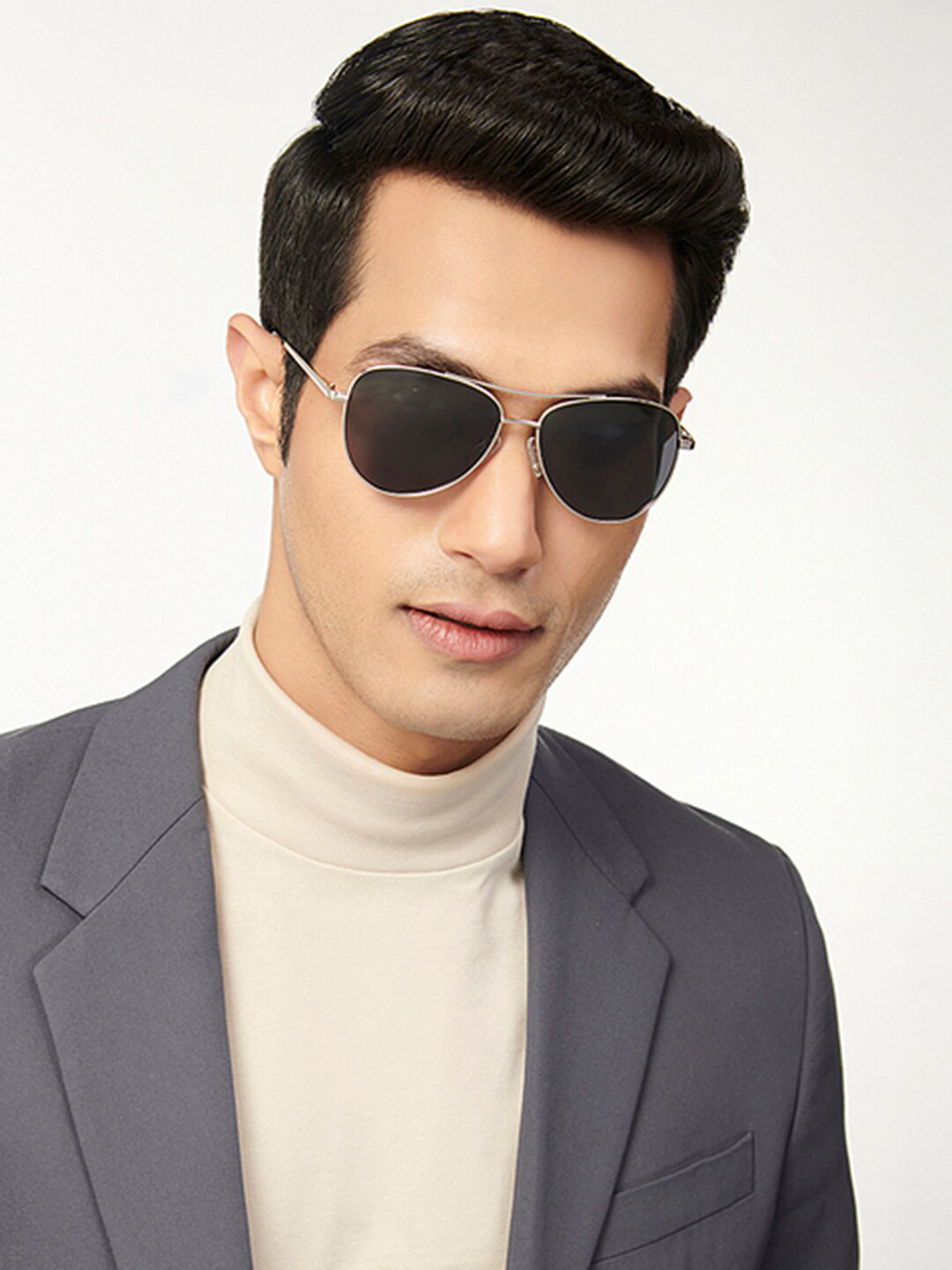 

Vincent Chase by Lenskart Lens & Aviator Sunglasses with Polarised and UV Protected Lens 206461, Grey
