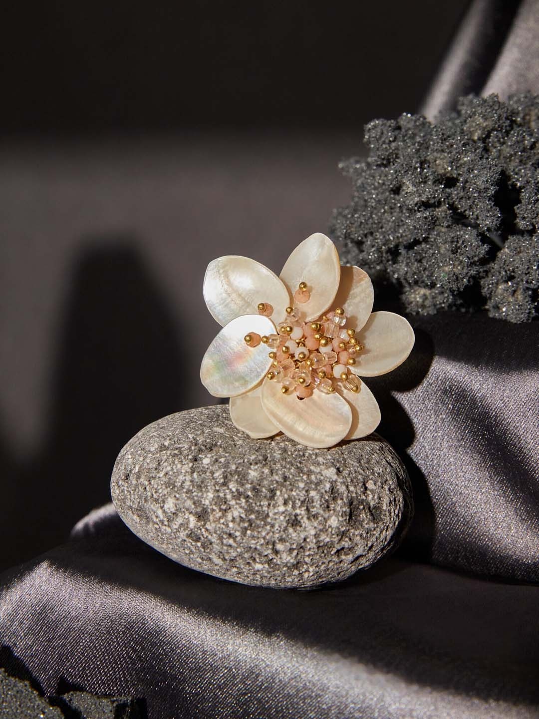 

D'oro Gold-Plated Flower Shaped Beaded Finger Ring