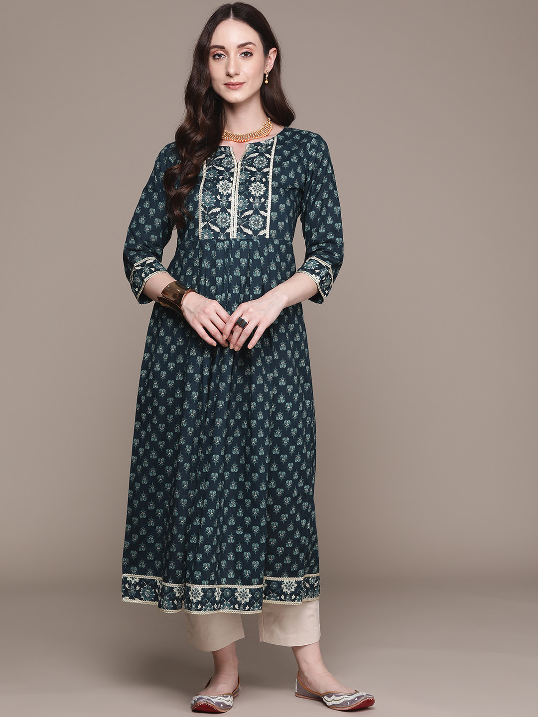 

Anubhutee Women Floral Printed Gotta Patti Kurta, Blue