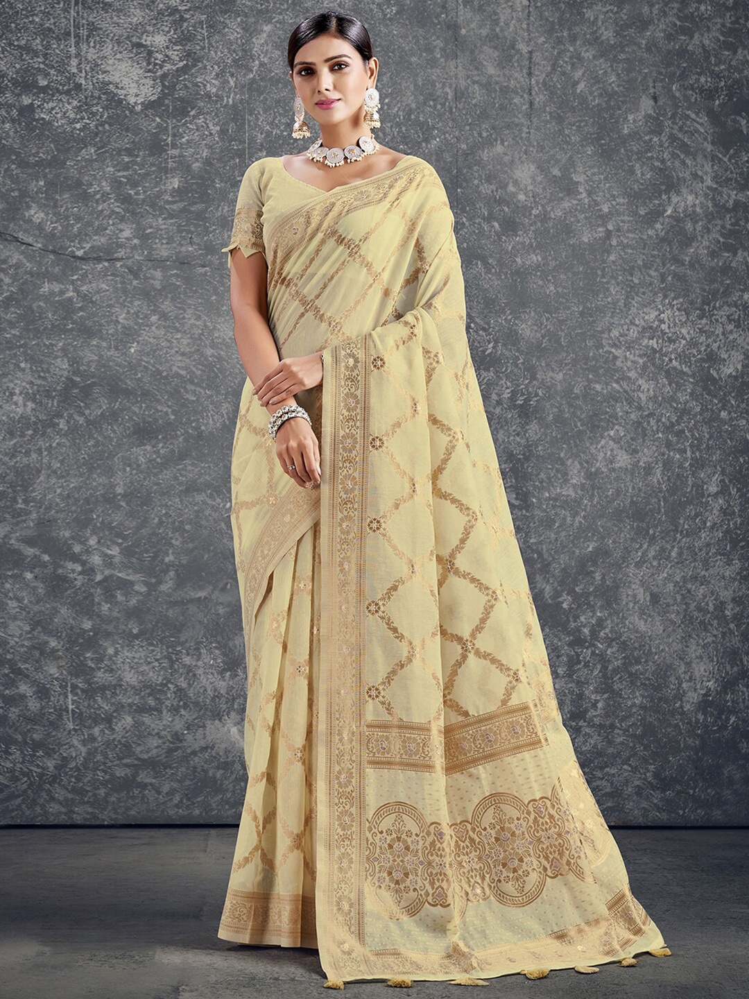 

Satrani Ethnic Motifs Woven Design Zari Saree, Yellow