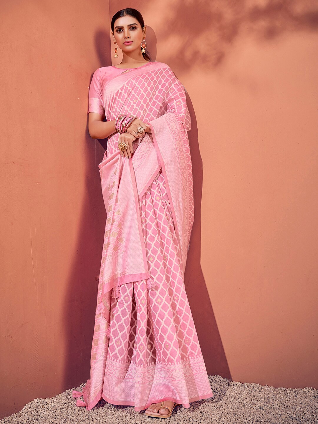 

Satrani Ethnic Motifs Woven Design Saree, Pink