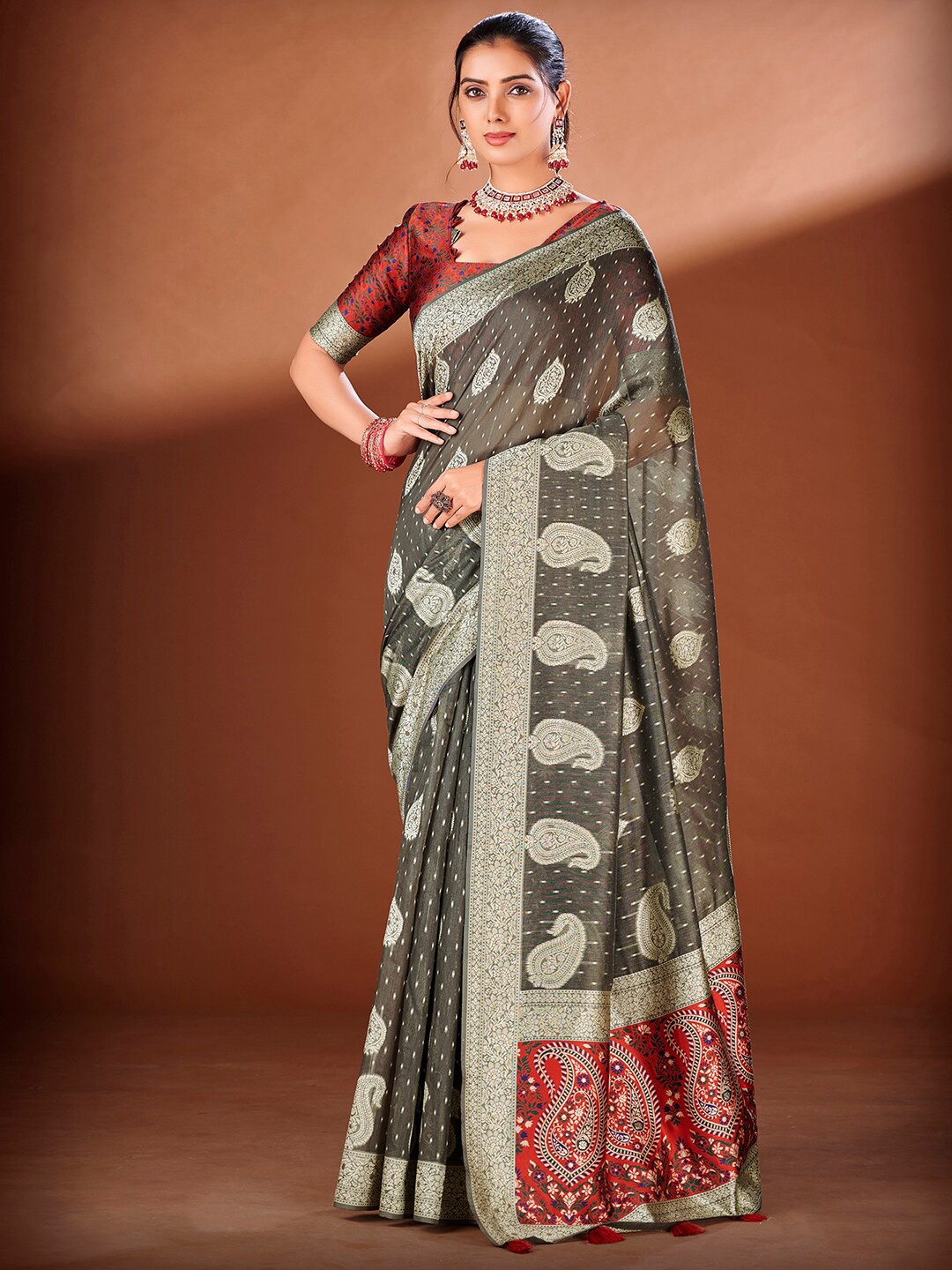 

Satrani Ethnic Motifs Cotton Blend Zari Saree, Grey