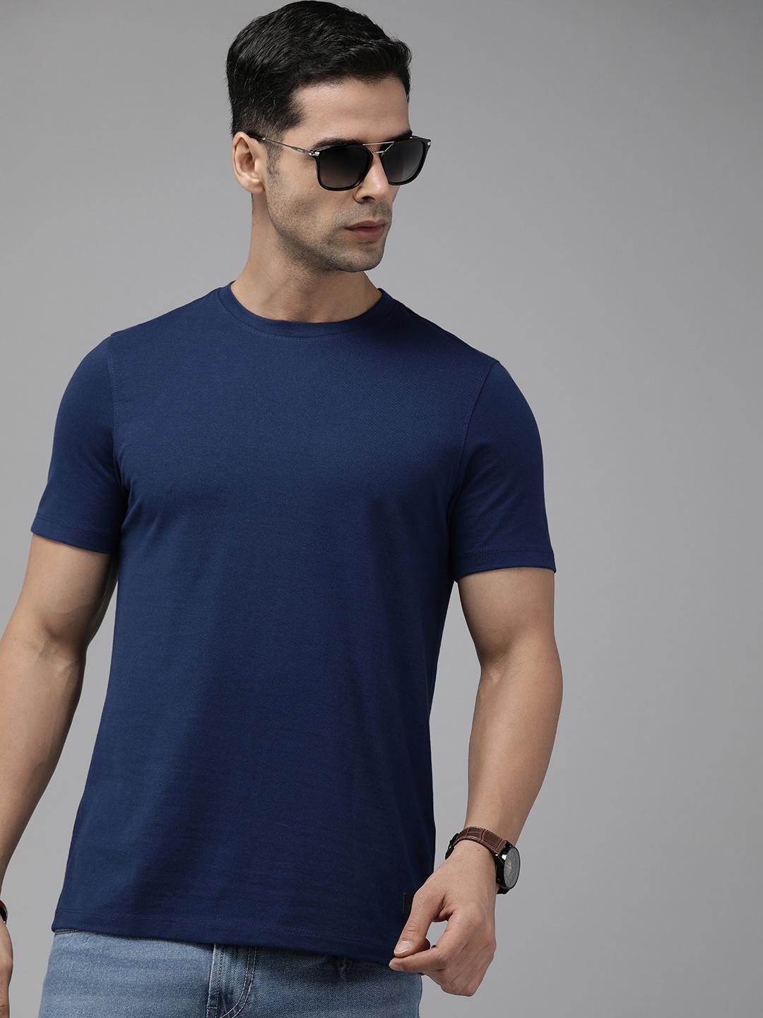 

Roadster Men Regular Fit T-shirt, Blue