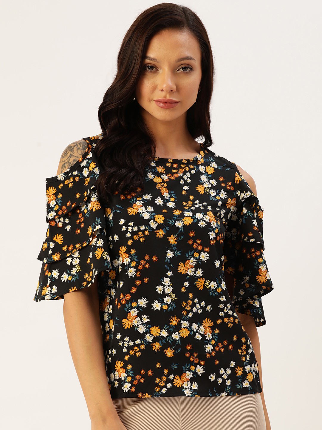 

WISSTLER Floral Print Cold-Shoulder Ruffles Crepe Top, Black