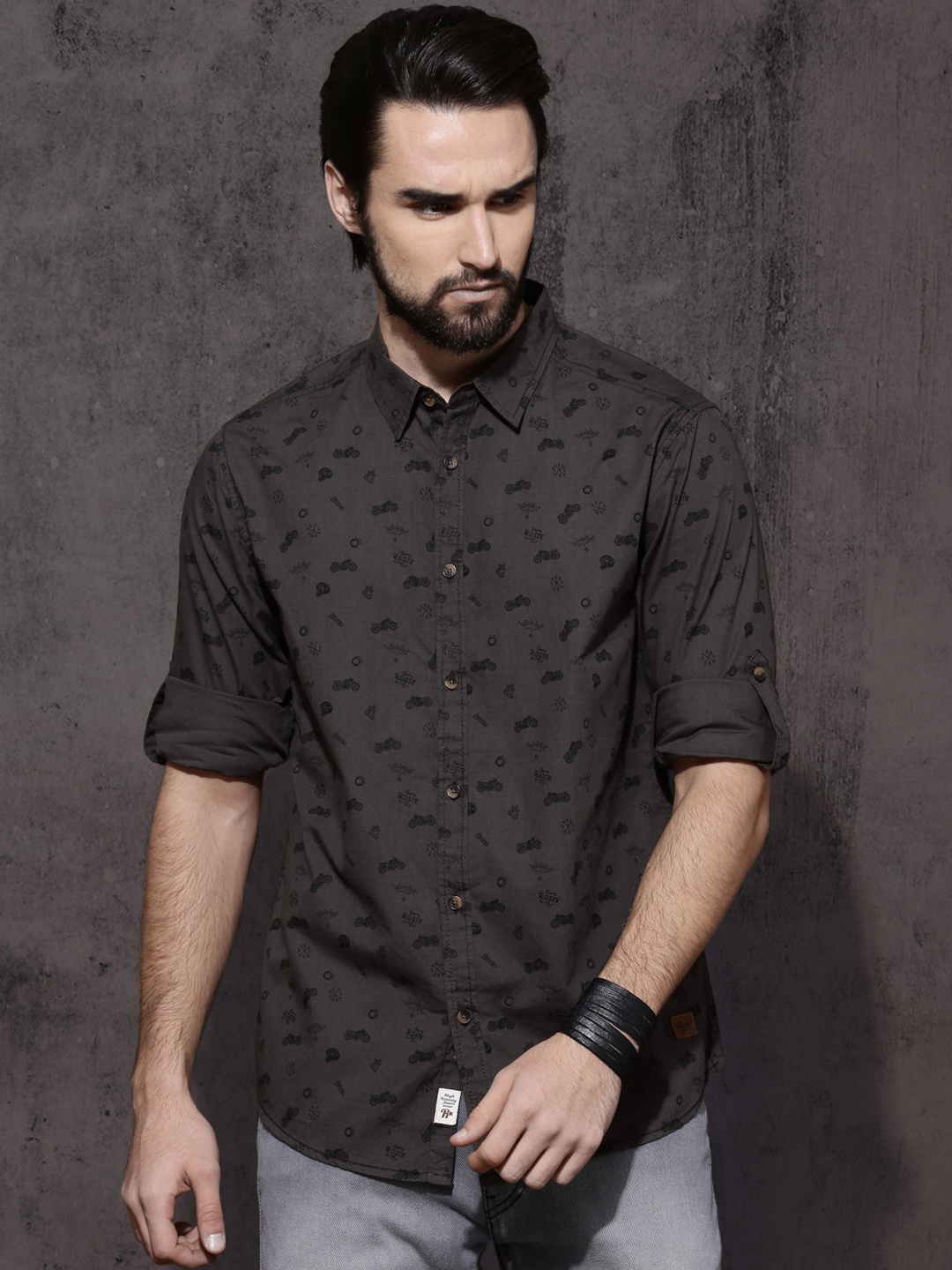 

Roadster Men Charcoal Grey Regular Fit Printed Casual Shirt