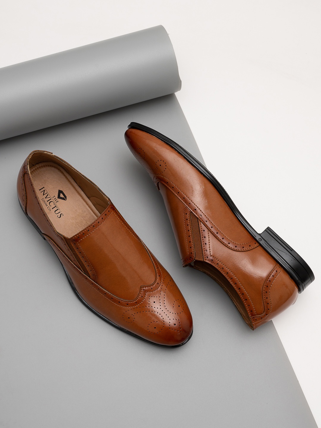 

INVICTUS Men Textured Formal Brogues, Tan