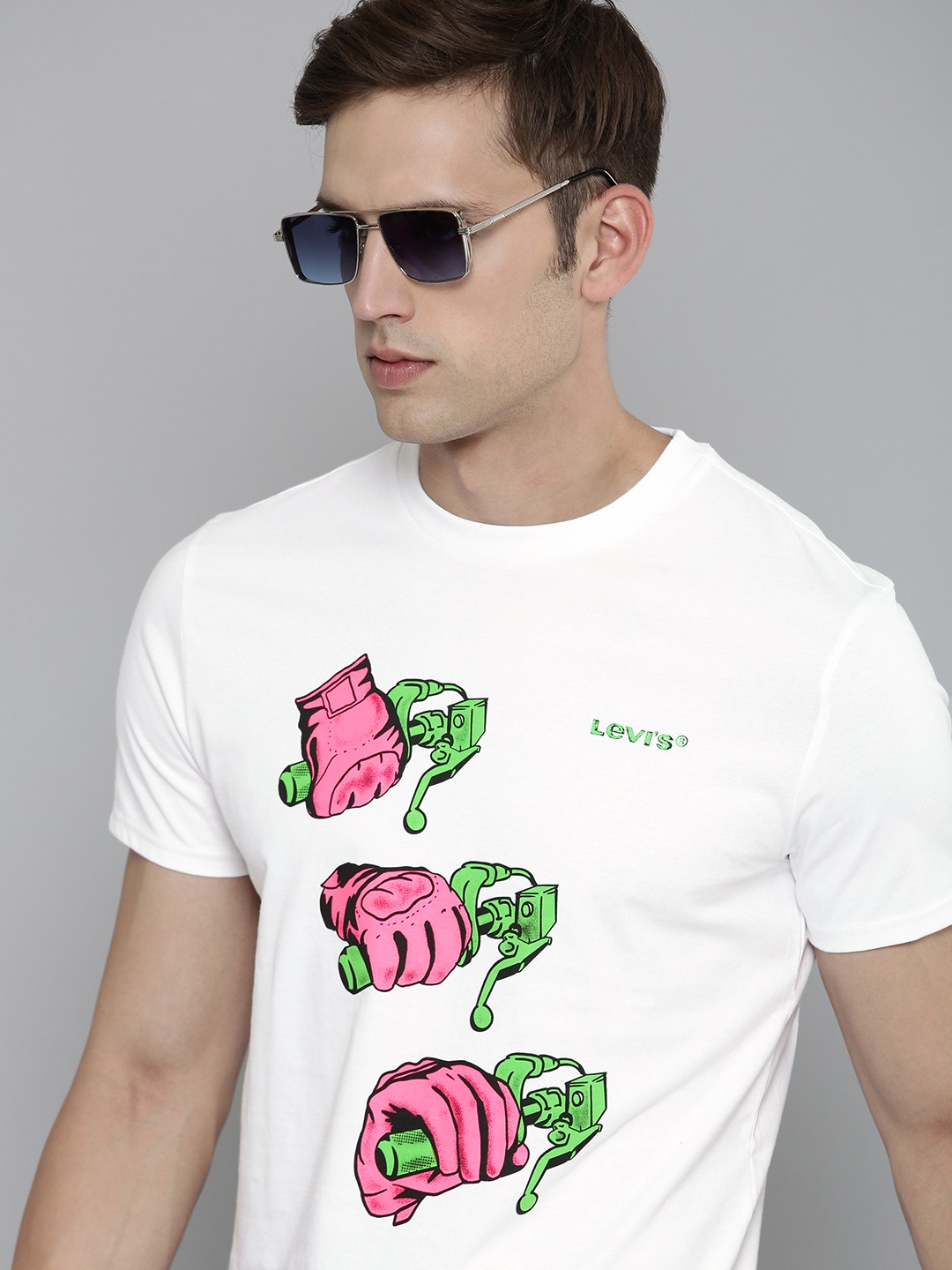 

Levis Men Graphic Print Round Neck Knitted Pure Cotton T-shirt, White
