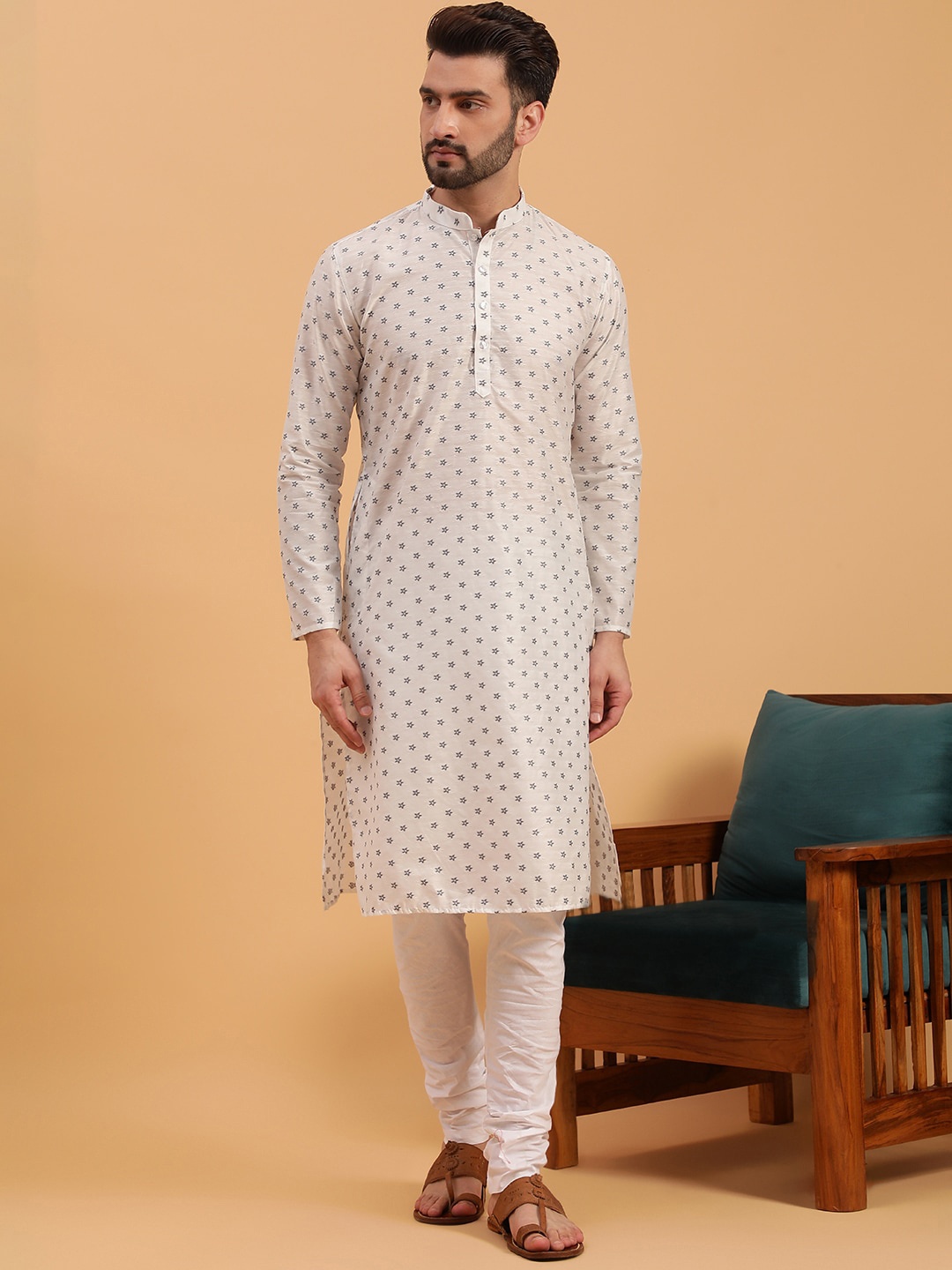 

NAMASKAR Floral Embroidered Mandarin Collar Pure Cotton Kurta, Grey