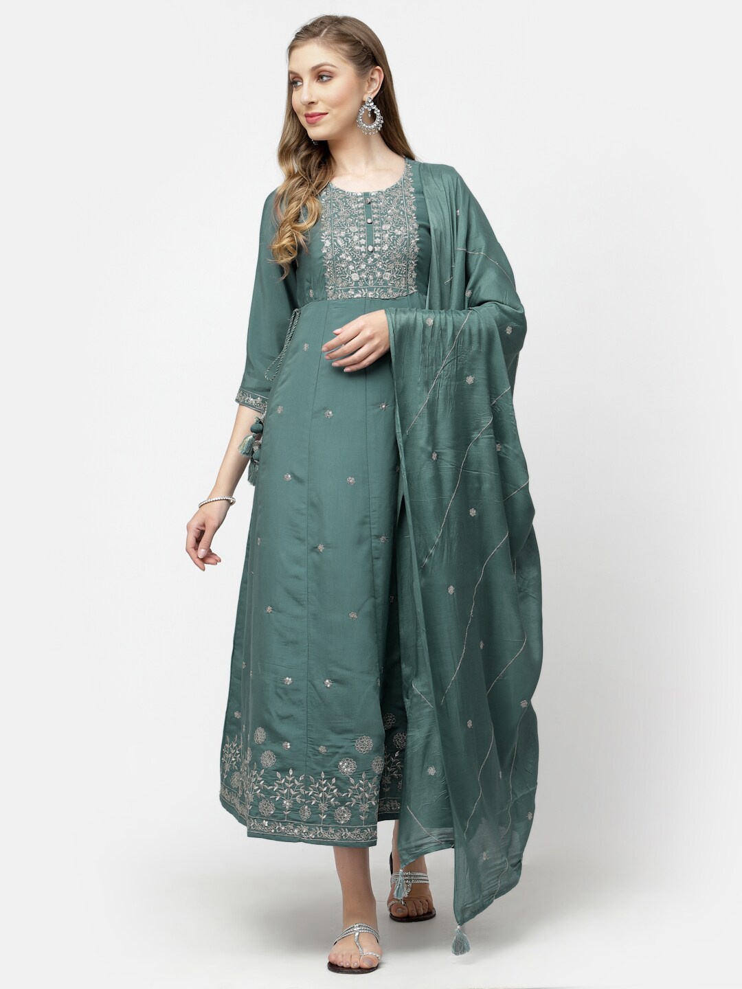 

YELLOW CLOUD Round Neck Floral Embroidered Anarkali Kurta With Dupatta, Green