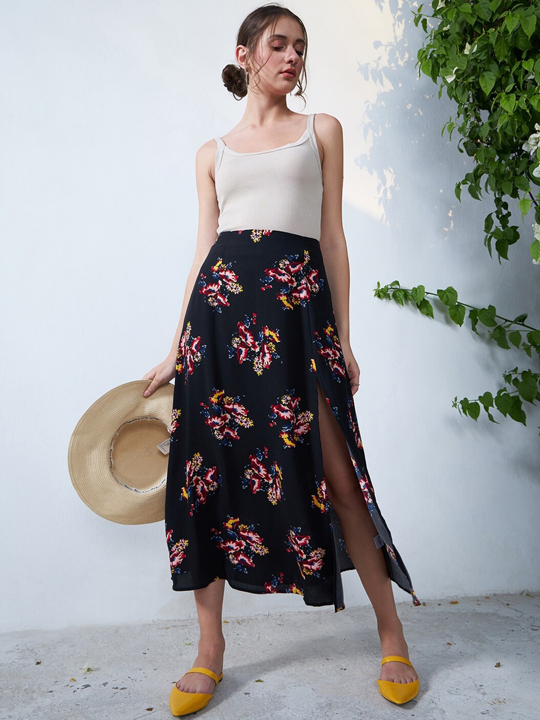 

Berrylush Floral Printed A-Line Side Slit Midi Skirt, Black