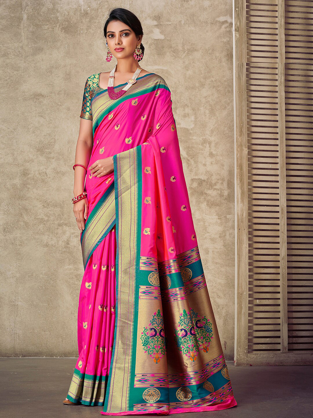

Satrani Ethnic Motif Woven Design Zari Saree, Pink