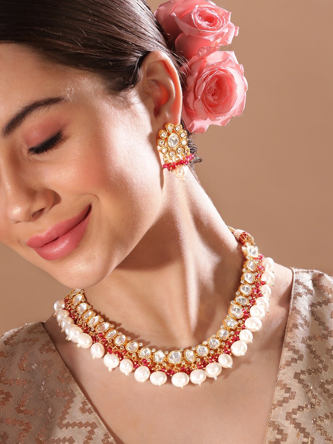 

Rubans Gold-Plated Kundan Studded & Pearls-Beaded Jewellery Set