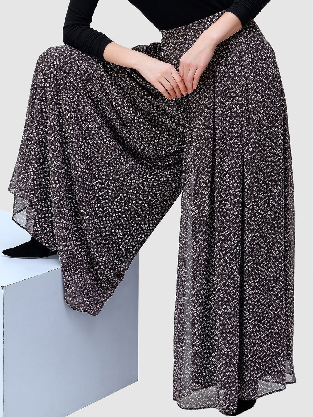 

Zapelle Women Printed Flared High-Rise Pleated Trousers, Black