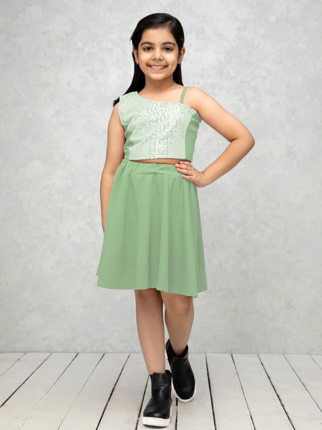 

NEUDIS Girls Embellished Top with Skirt, Sea green