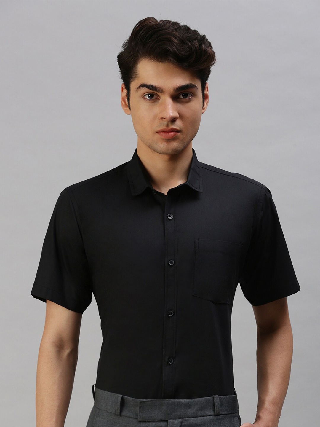 

Cross Court Spread Collar Pure Cotton Slim Fit Casual Shirt, Black