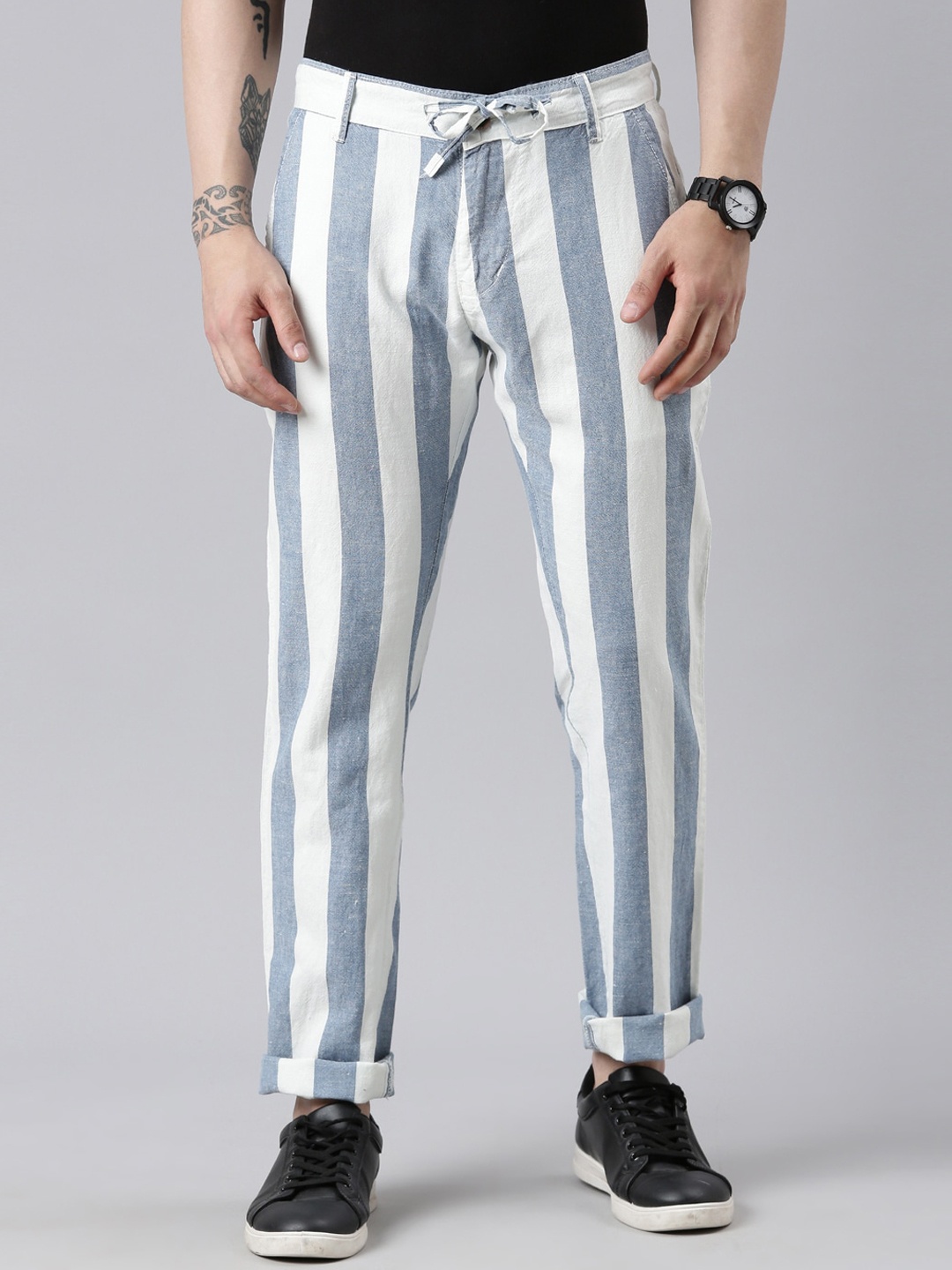 

CINOCCI Men Regular Fit Striped Cotton Chinos, White