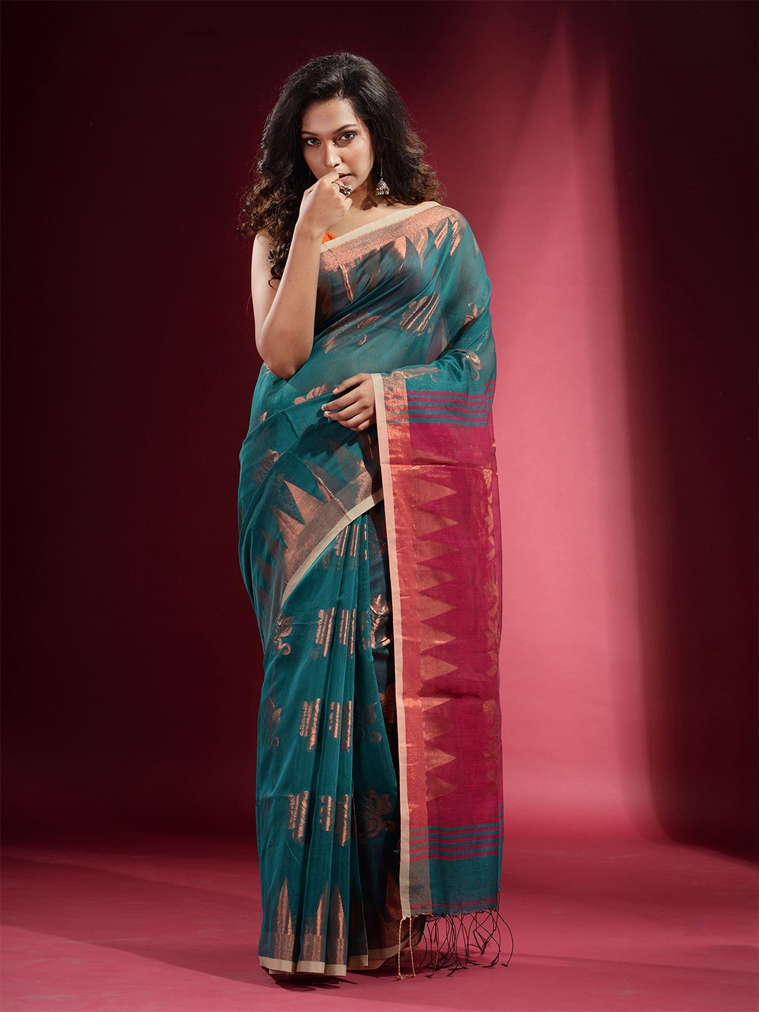 

Charukriti Floral Woven Cotton Blend Zari Saree, Teal