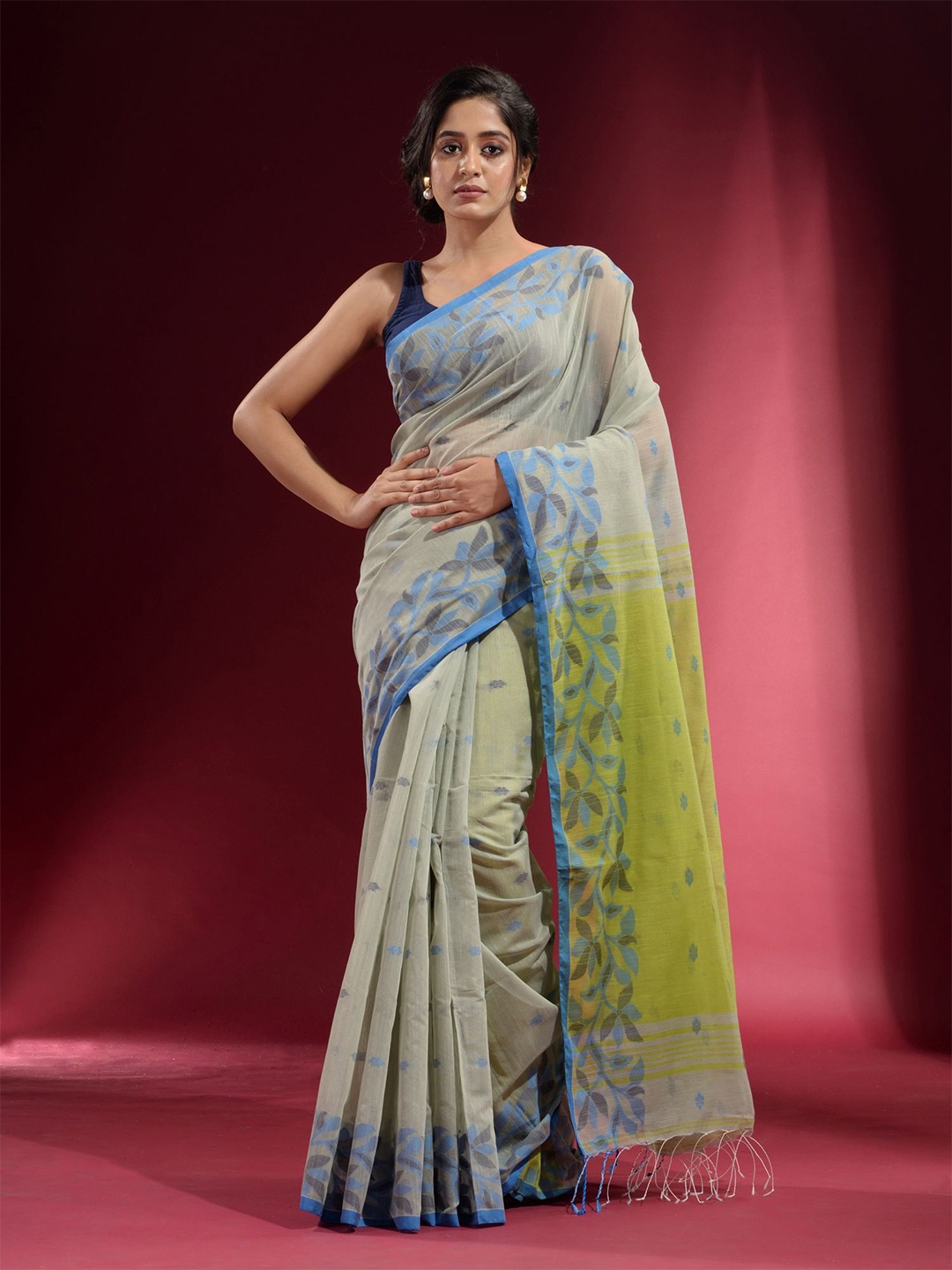 

Charukriti Floral Woven Pure Cotton Saree, Green