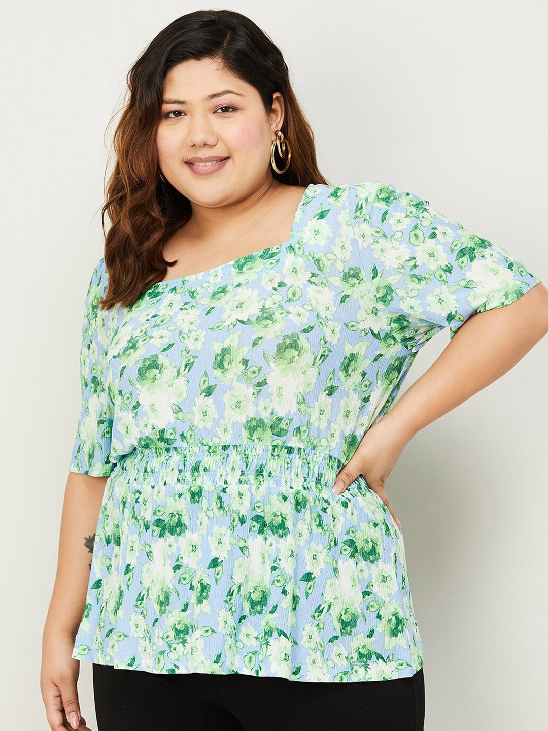 

Nexus by Lifestyle Plus Size Floral Printed Square Neck Short Sleeves Smocked Regular Top, Blue