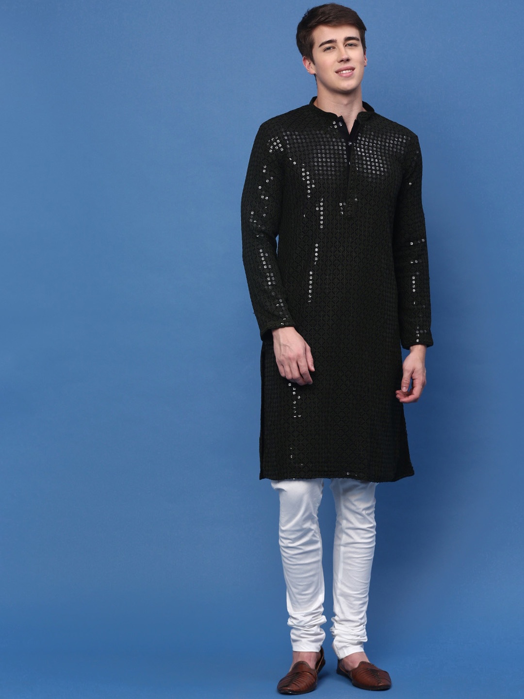 

Sanwara Men Olive Green Ethnic Motifs Embroidered Regular Sequinned Kurta with Churidar