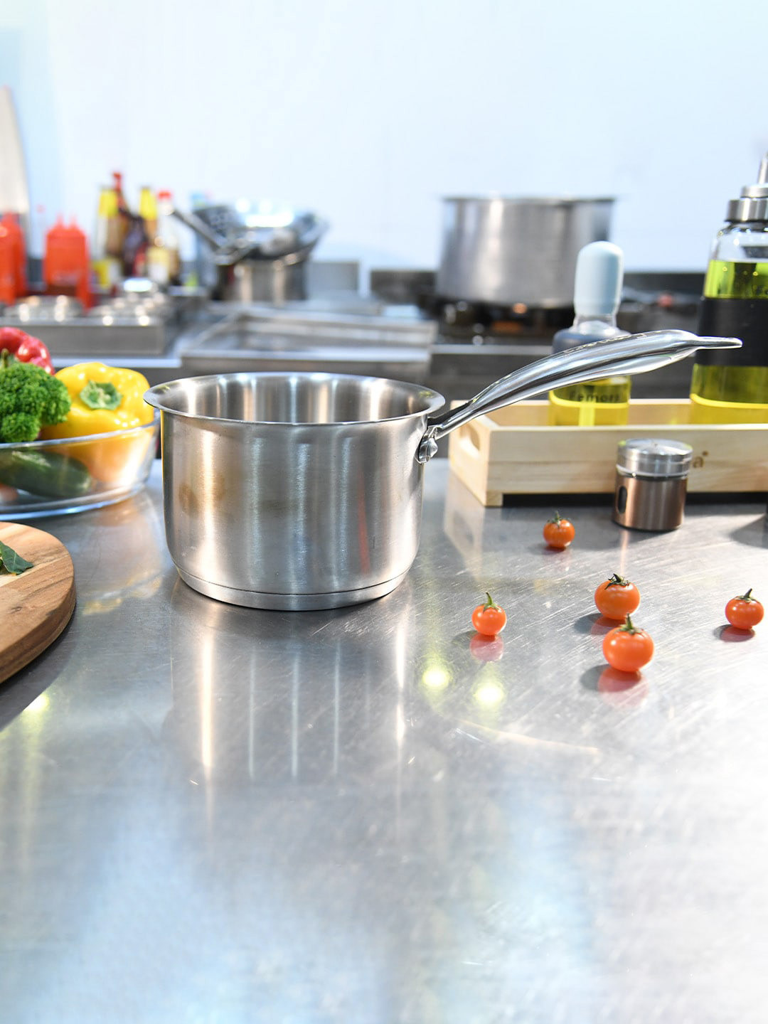 

Femora Tri-Ply Stainless Steel Induction & Gas Friendly Sauce Pan - 2.2 L