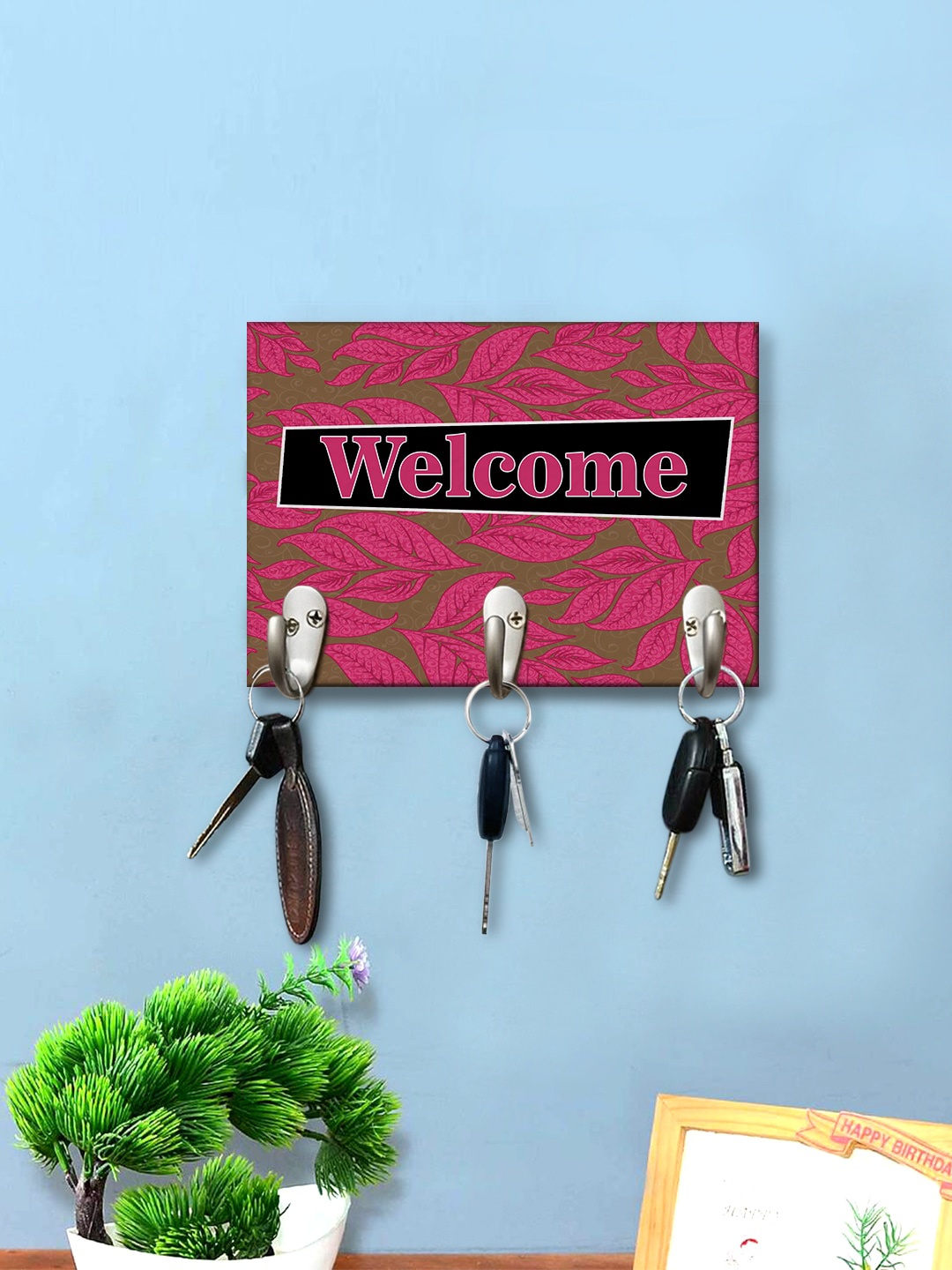 

999Store Pink & Brown Wooden Printed Key Holder