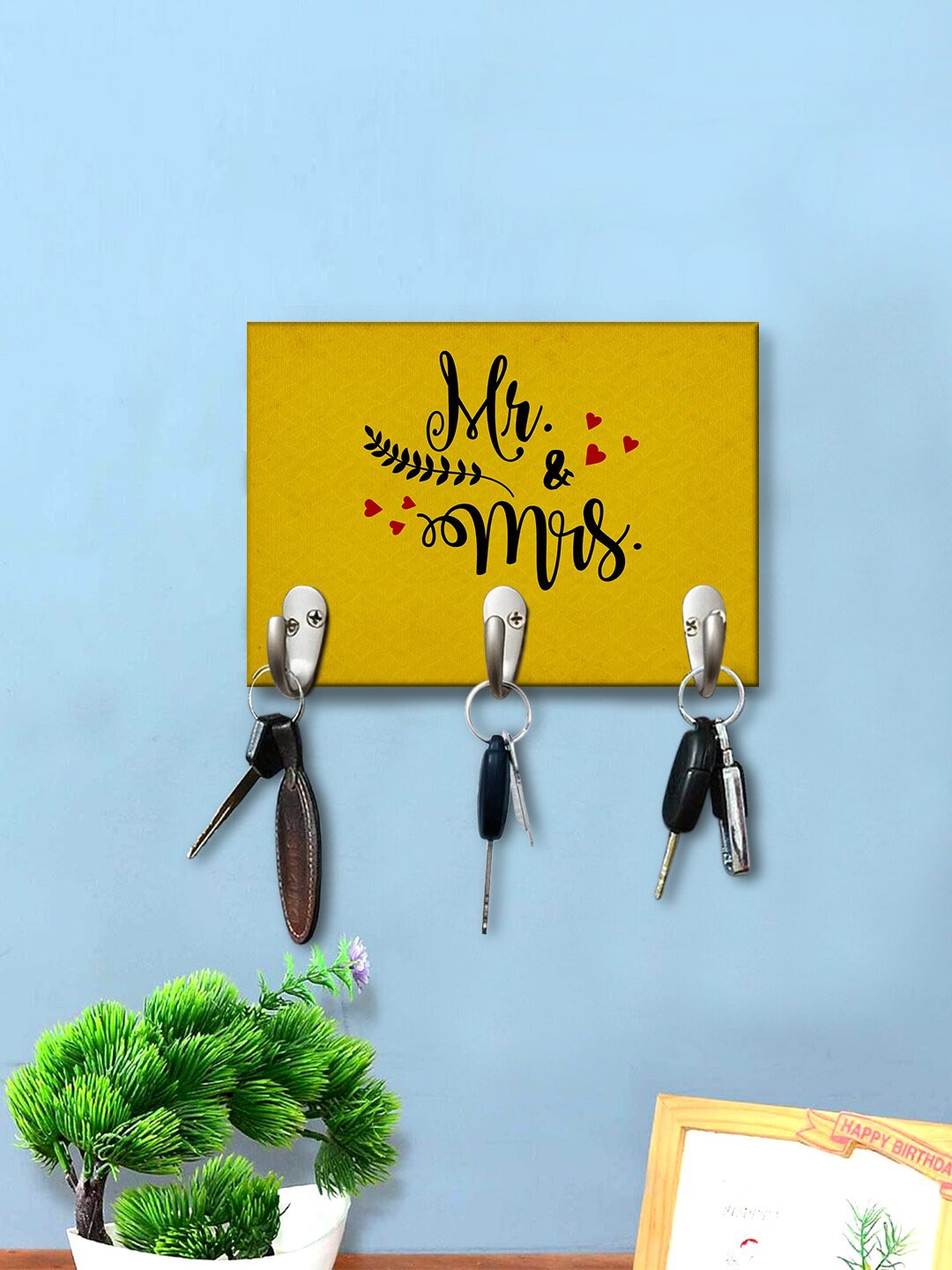 

999Store Yellow & Black Printed Wooden Key Holder