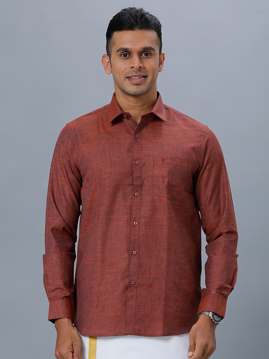 

RAMRAJ Pure Cotton Solid Spread Collar Casual Shirt, Maroon