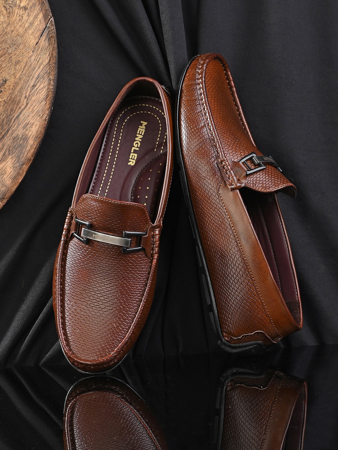 

MENGLER Men Textured Memory Foam Insole Horsebit Loafers, Tan