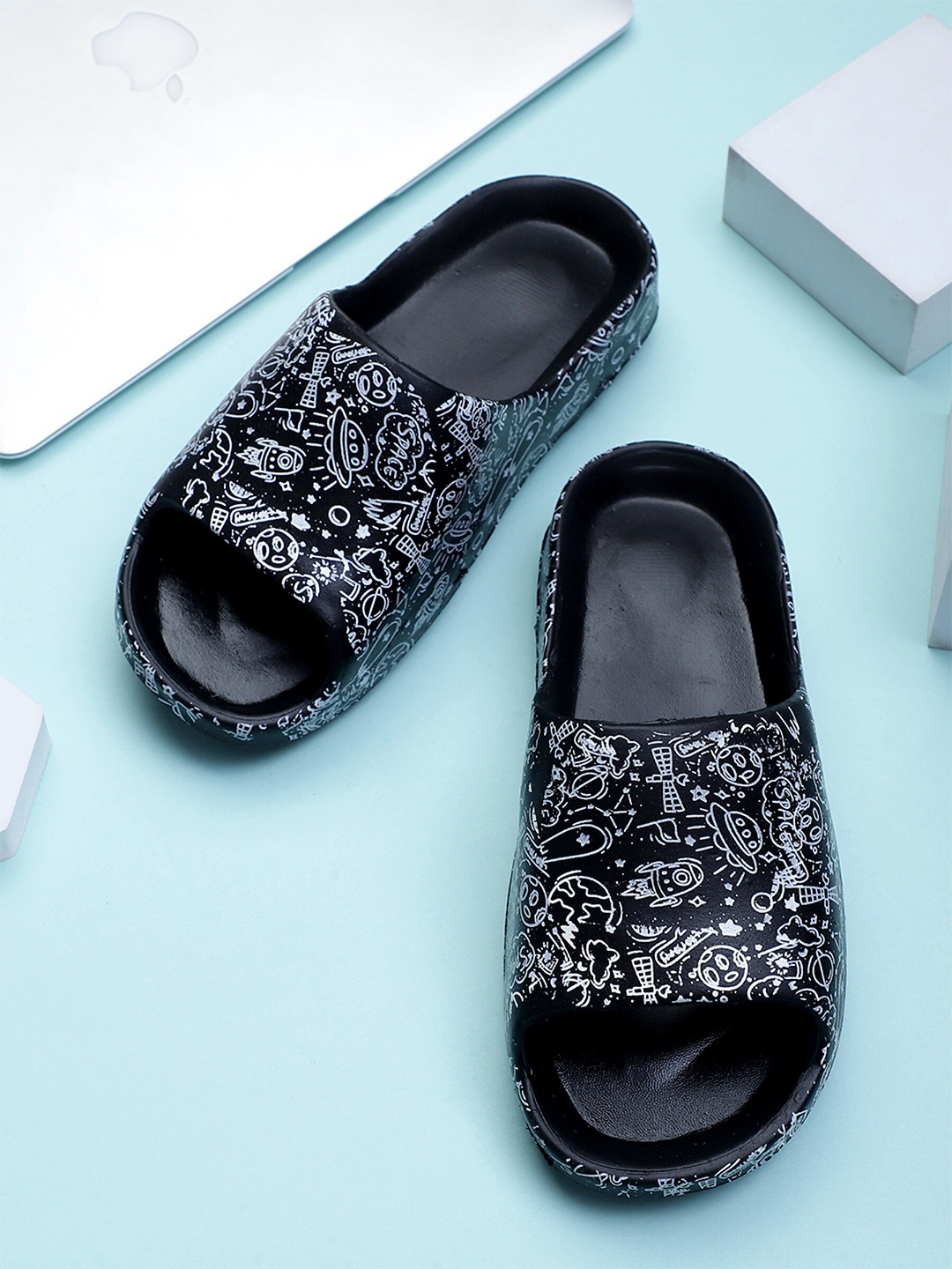

Pampy Angel Men YEE-All-Space Printed Croslite Sliders, Black