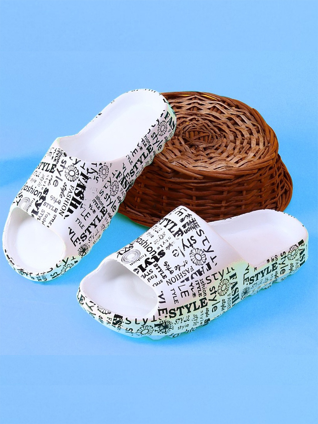 

Pampy Angel Men YEE-All-Style Printed Croslite Sliders, White