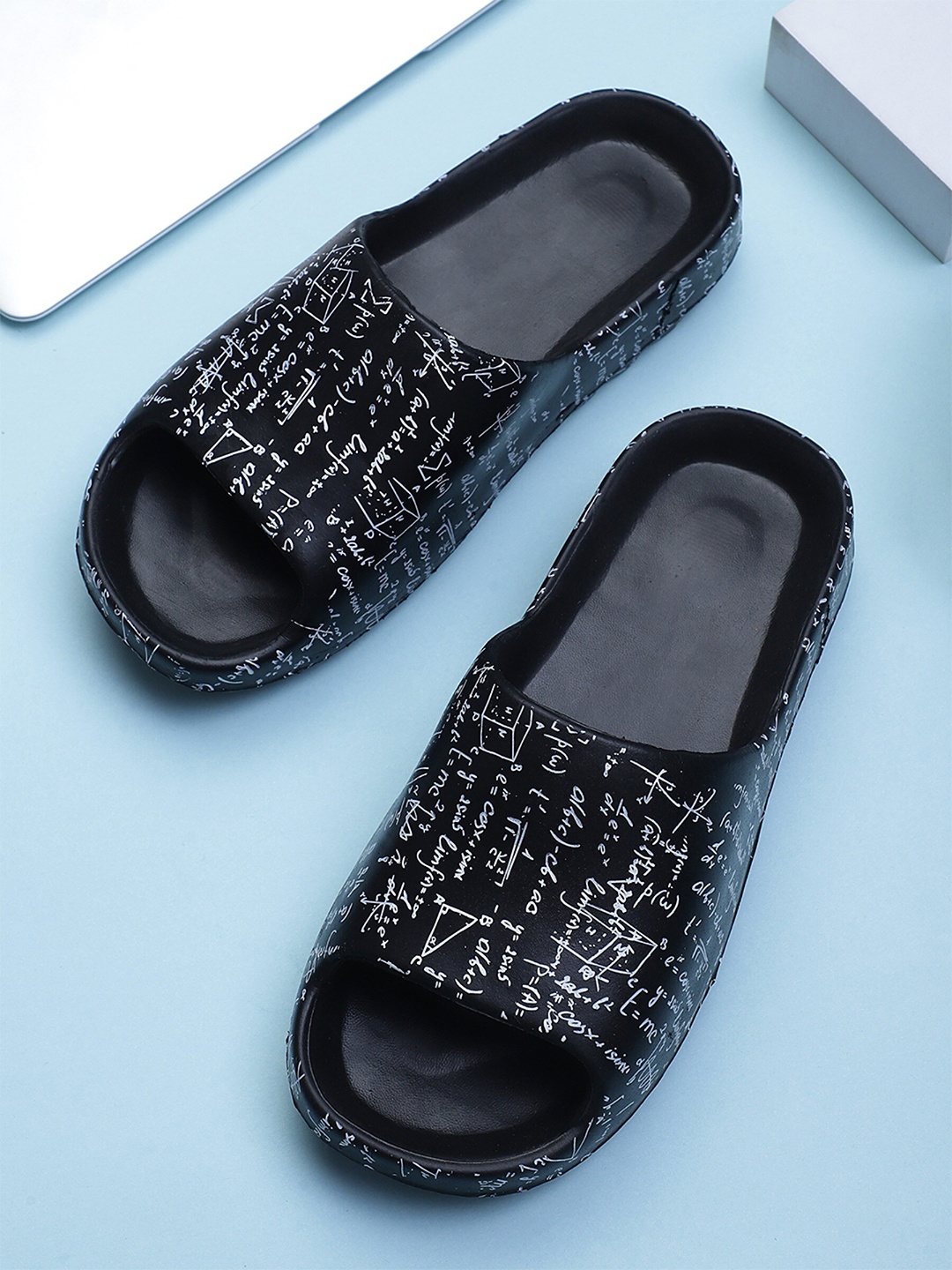 

Pampy Angel Men YEE-All-Formula Printed Croslite Sliders, Black