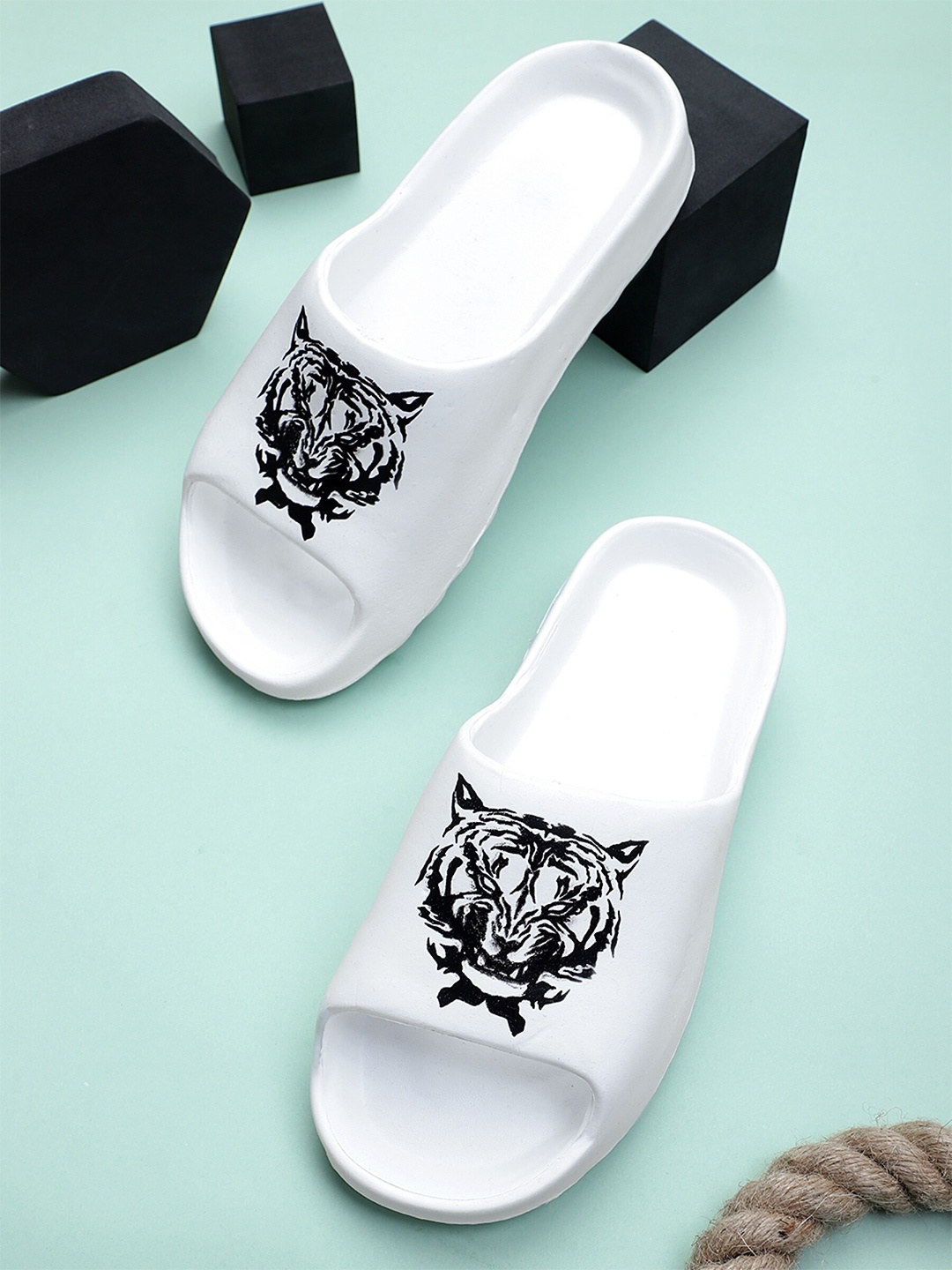 

Pampy Angel Men YEE-Tiger Printed Croslite Sliders, White