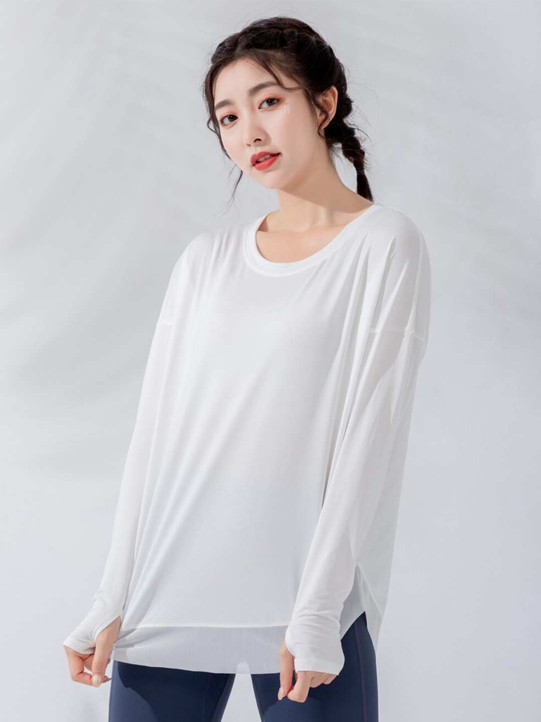 

JC Collection Round Neck Long Regular Thumb Hole Sleeves Top, White