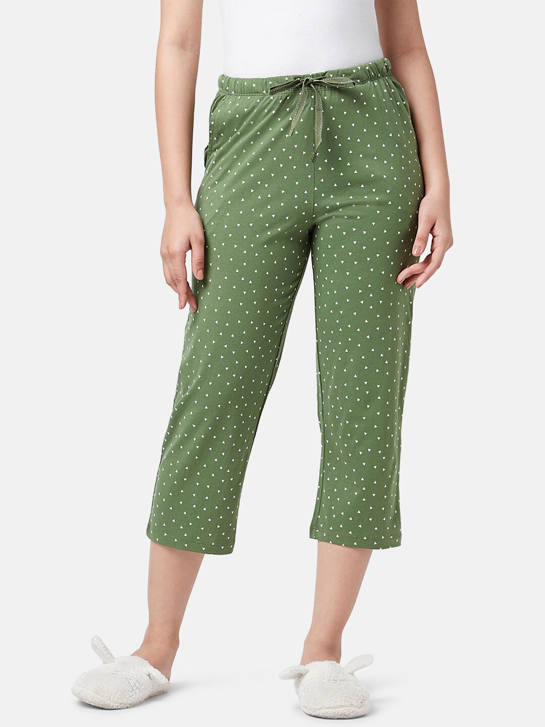 

Dreamz by Pantaloons Women Printed Cotton Regular Fit Mid-Rise Capris, Olive