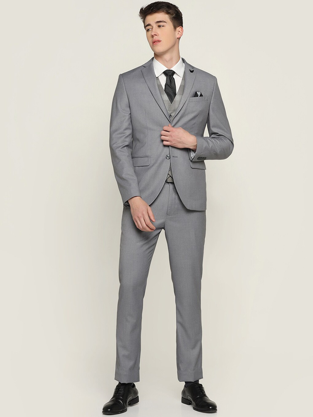 

Blackberrys Men Single-Breasted Slim-Fit 3-Piece Formal Suit, Grey