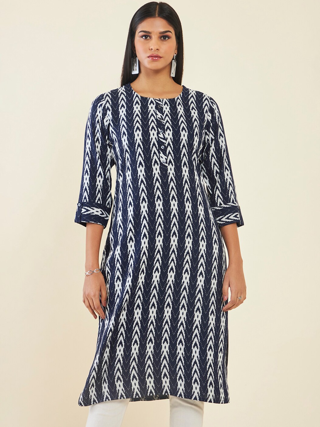 

Soch Roll-Up Sleeves Chevron Printed Straight Kurta, Navy blue