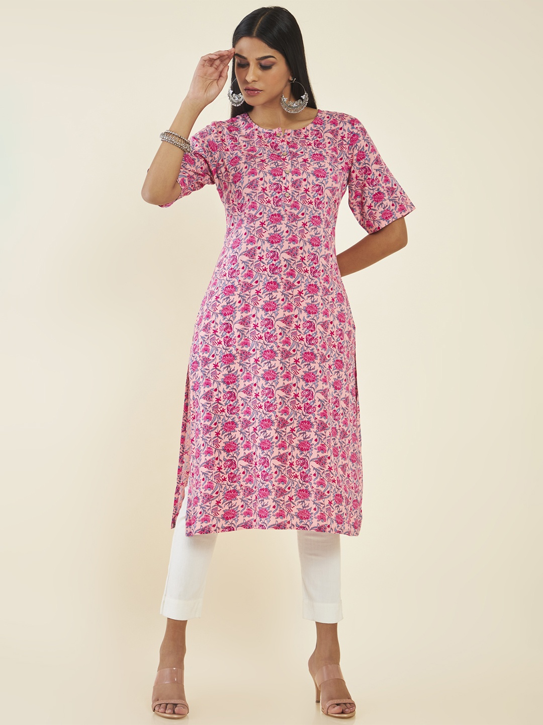 

Soch Floral Printed Round Neck Straight Kurta, Peach