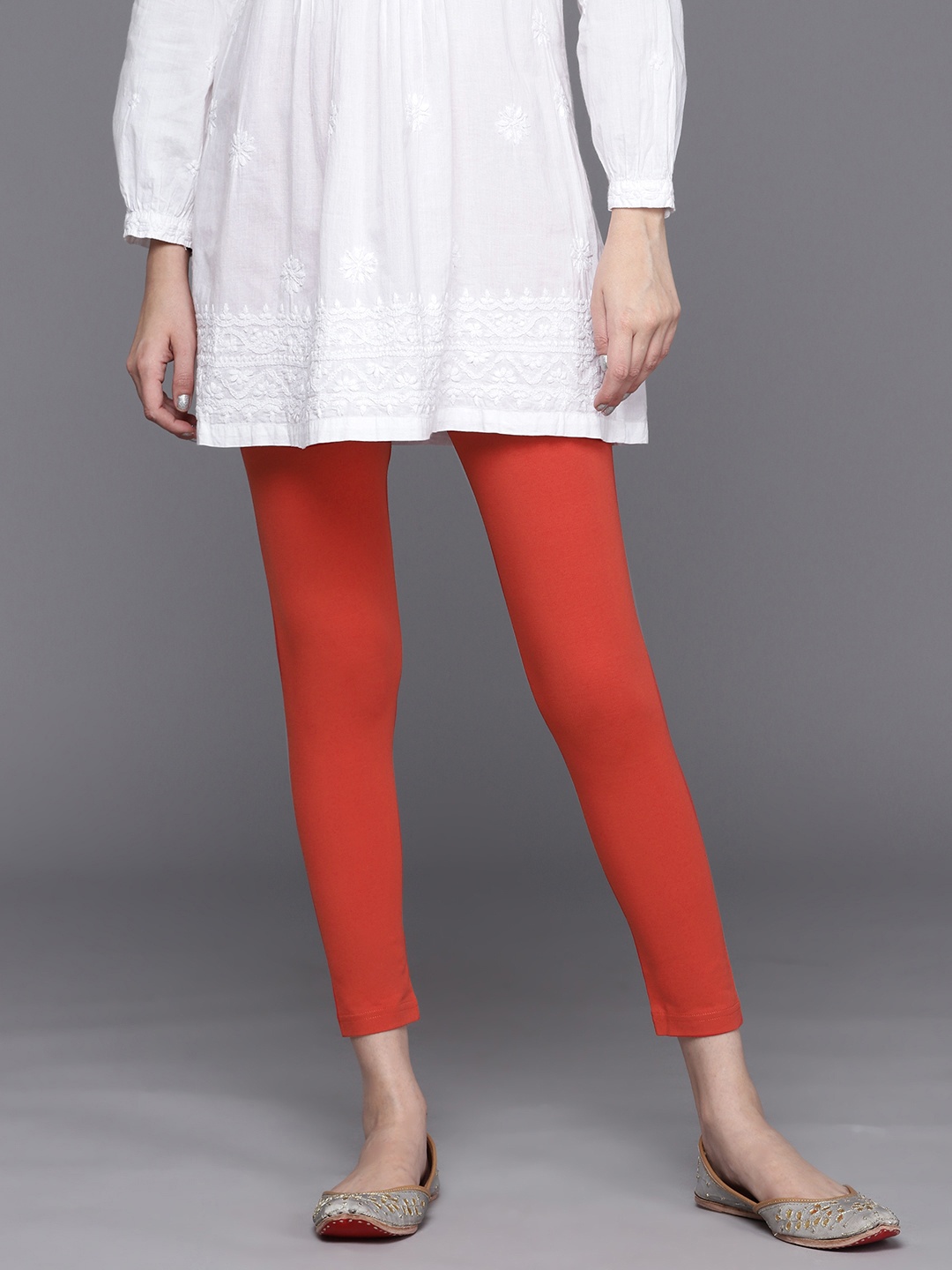 

Indo Era Solid High-Waisted Skinny Fit Leggings, Red