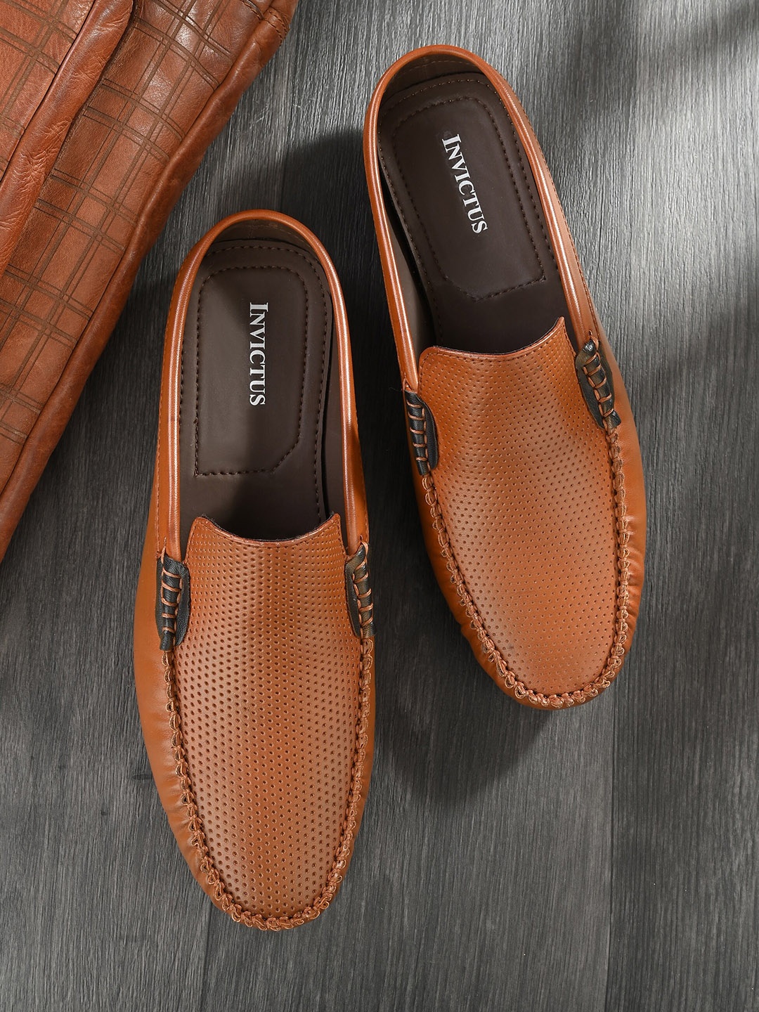 

INVICTUS Men Perforated Lightweight Mules, Tan