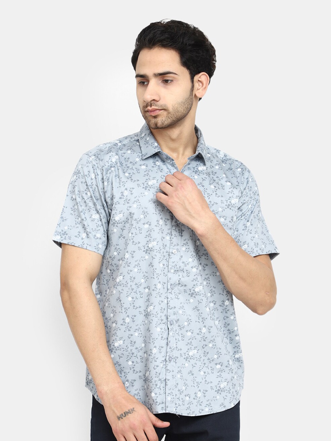 

V-Mart Classic Floral Printed Casual Shirt, Grey