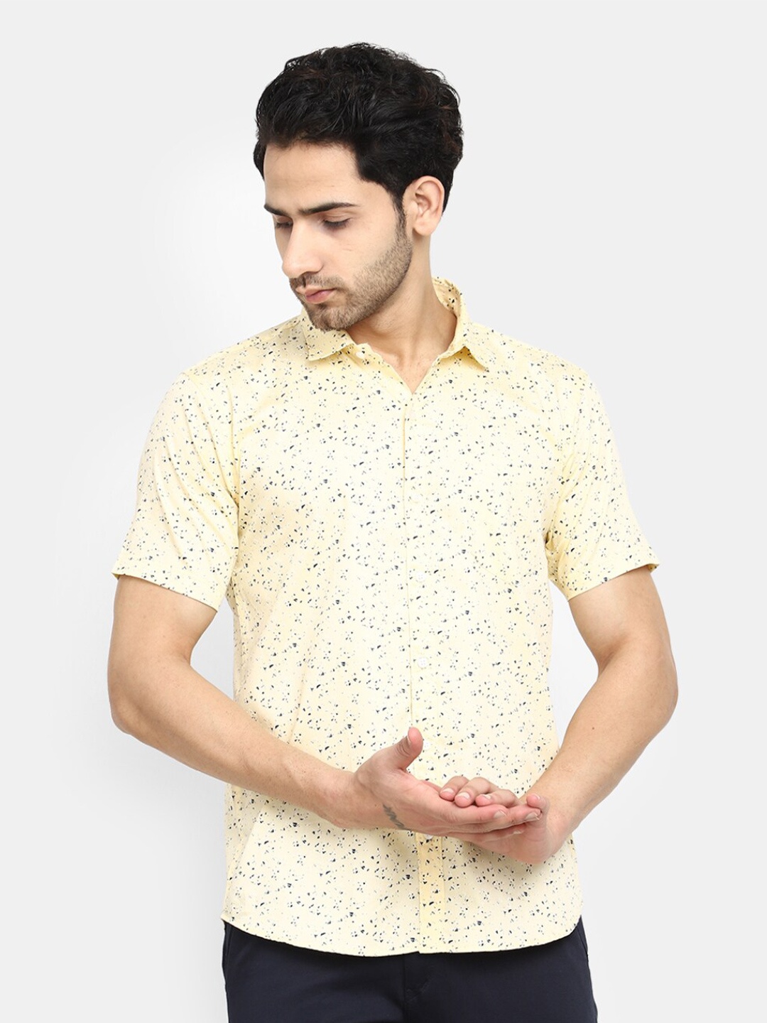 

V-Mart Micro Ditsy Printed Short Sleeves Slim Fit Satin Casual Shirt, Yellow