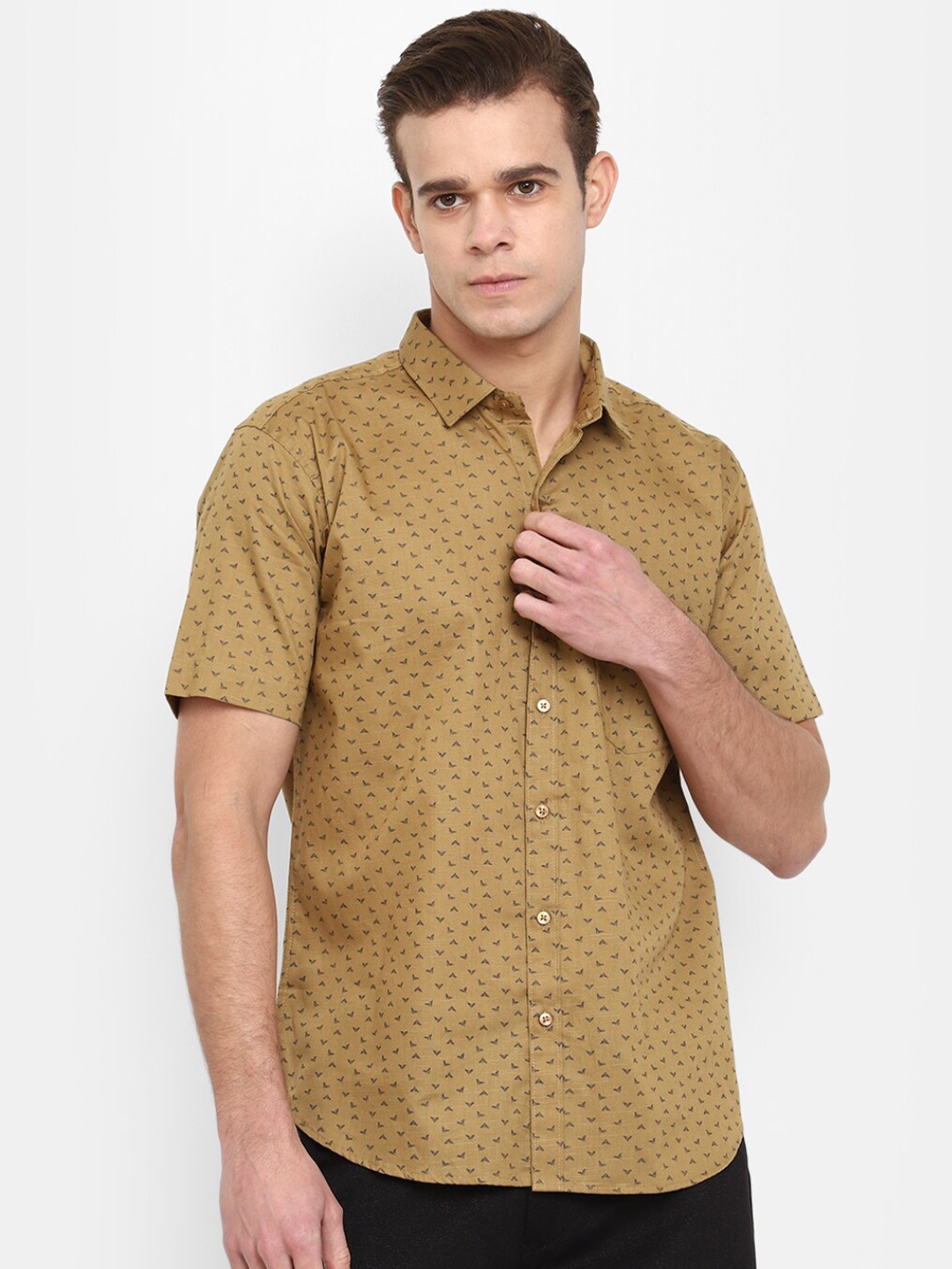 

V-Mart Micro Ditsy Printed Short Sleeves Cotton Casual Shirt, Khaki